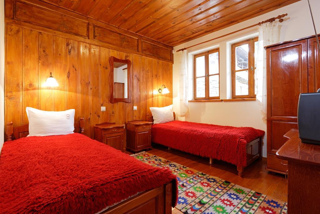 Yovina House Жеравна Номер фото